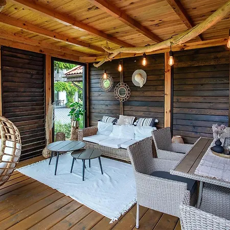 1 Bedroom Gorgeous In Appartement Nowecin